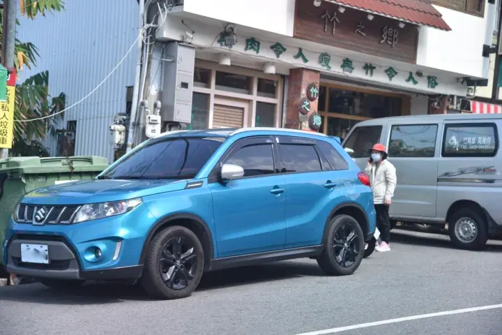 Suzuki Vitara GLX 2021 — imagen de referencia
